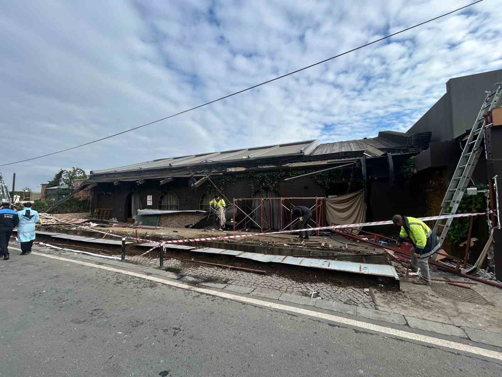 Boğaz hattında yıkımlar sürüyor: Beşiktaş’taki ünlü gece kulübünün kaçak kısımları yıkıldı