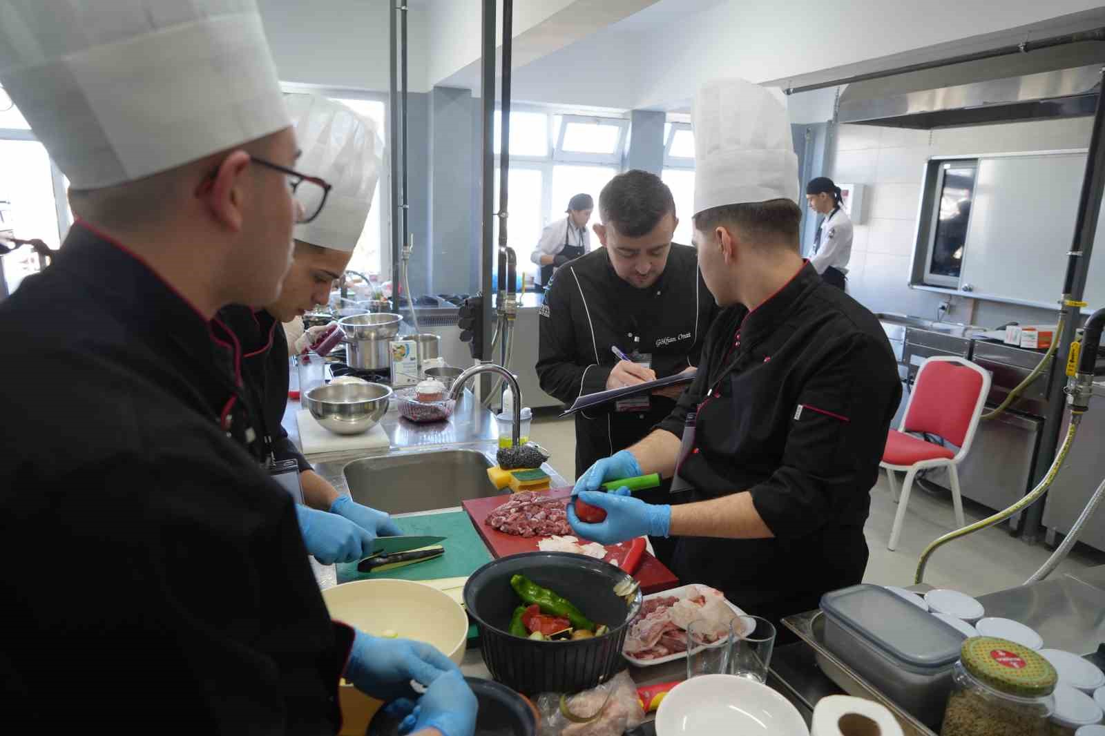 Tencere kaynadı, hünerler konuştu: Liseli şefler Samsun’da yarıştı