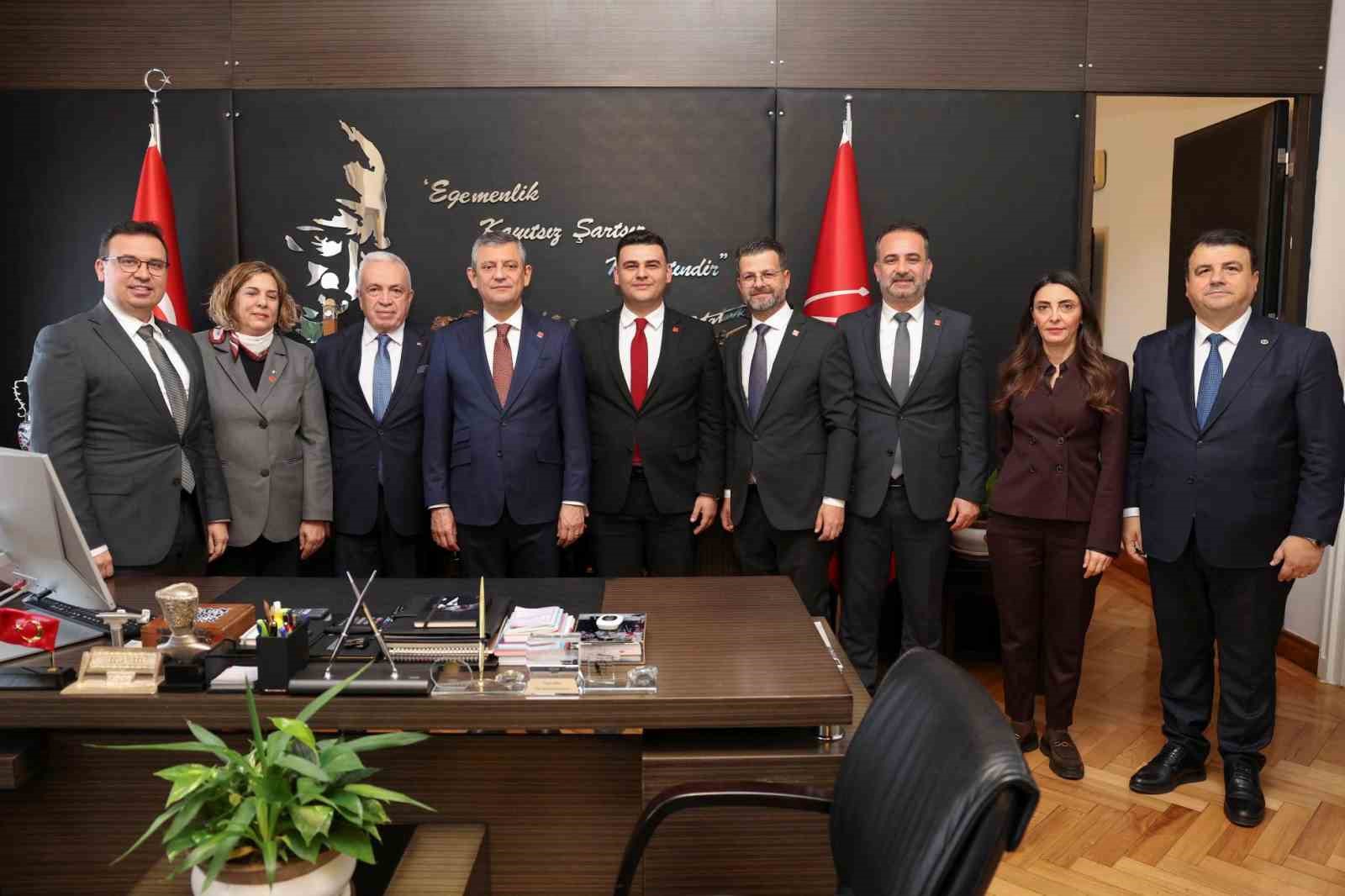 CHP Genel Başkanı Özel’den Nilüfer ve Bursa teşkilatına mesaj