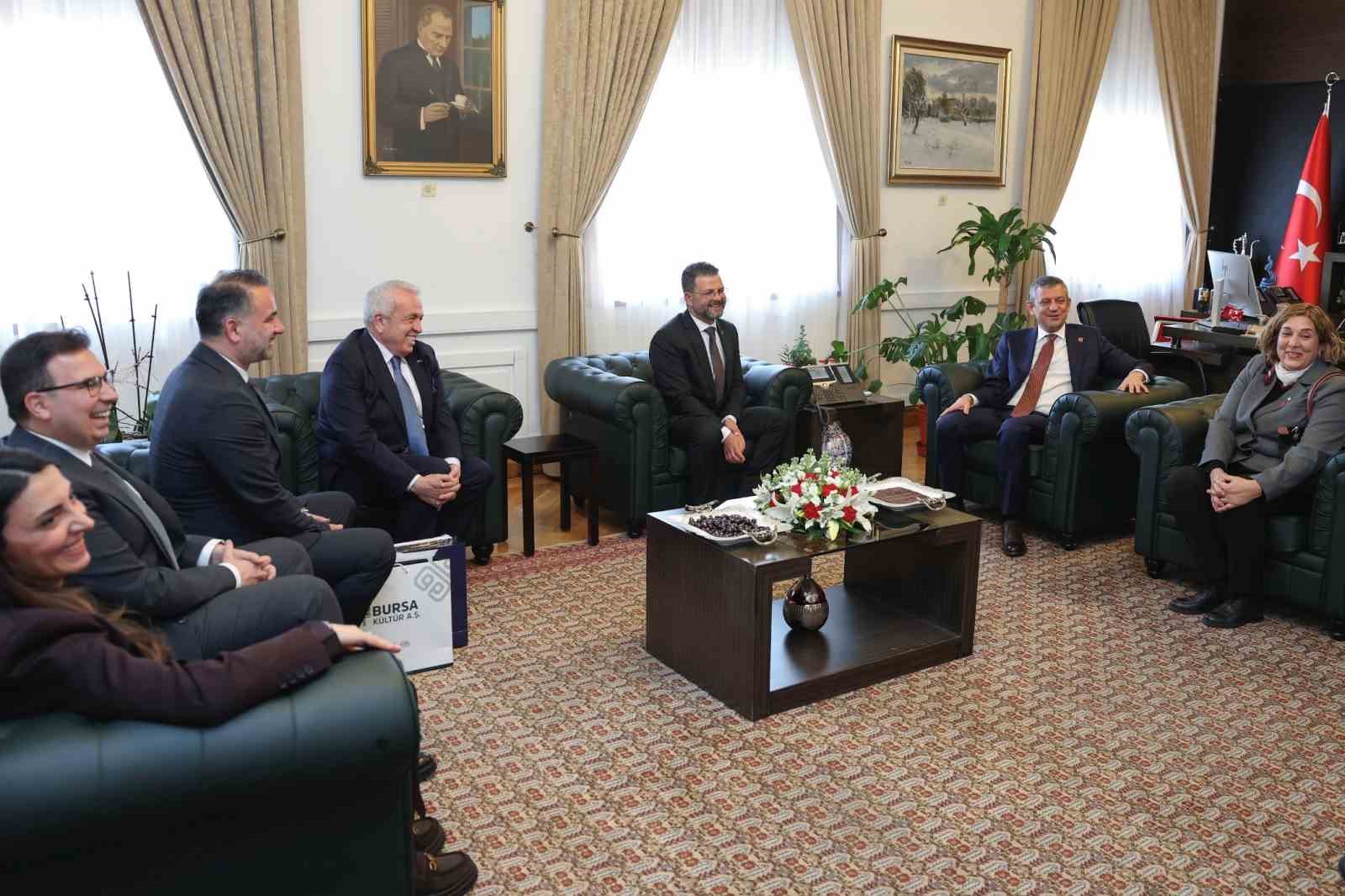 CHP Genel Başkanı Özel’den Nilüfer ve Bursa teşkilatına mesaj