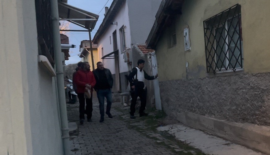 Cinayet işlediğini ihbar etti, belirttiği adrese uzun namlulu silahlarla girildi