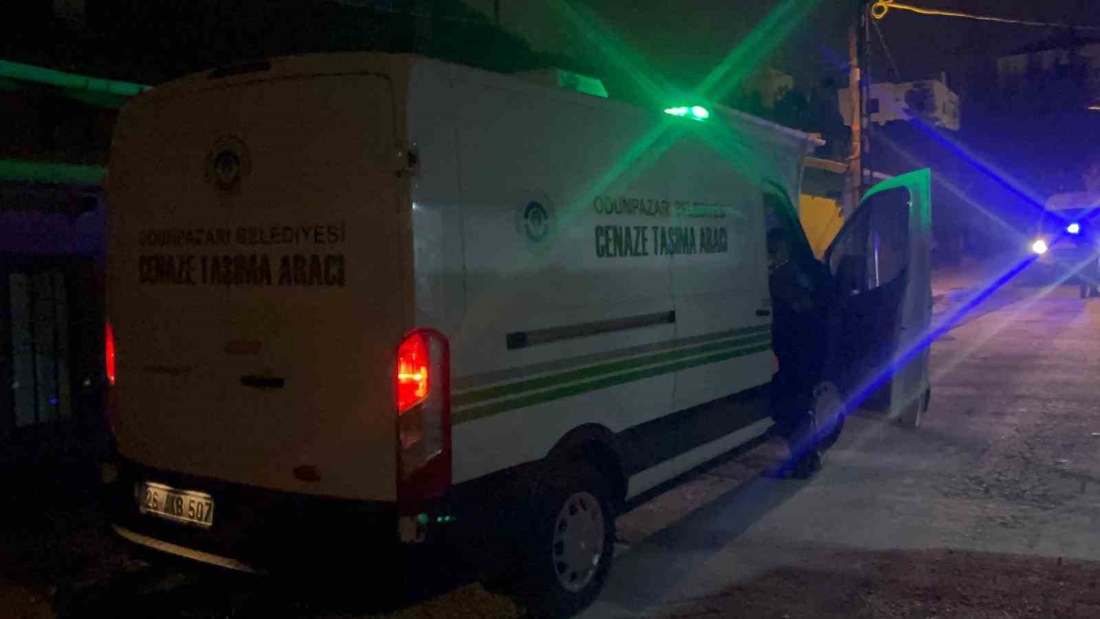 Cinayet işlediğini ihbar etti, belirttiği adrese uzun namlulu silahlarla girildi