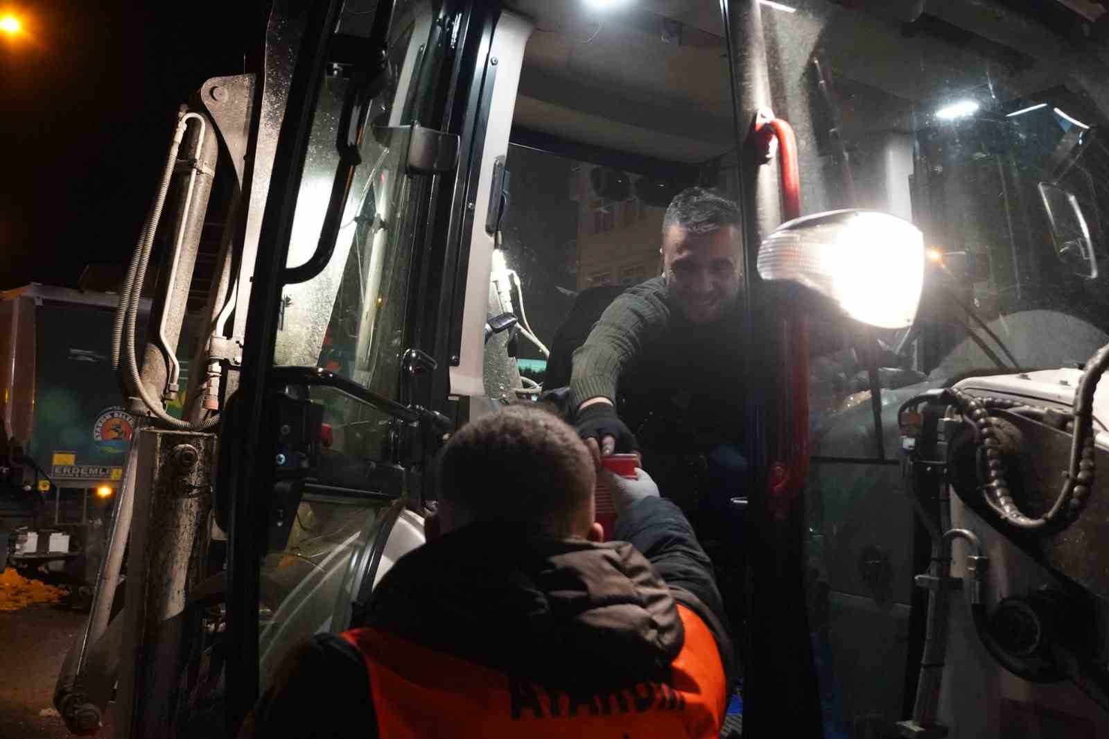 Atakum’da yoğun kar mesaisi