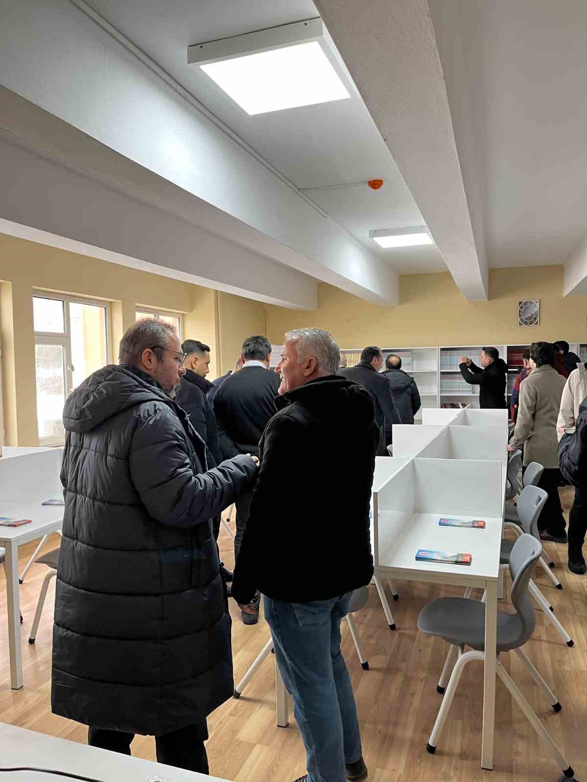 Üniversite öğrencilerinden Lice’de anlamlı proje: Kütüphane kuruldu