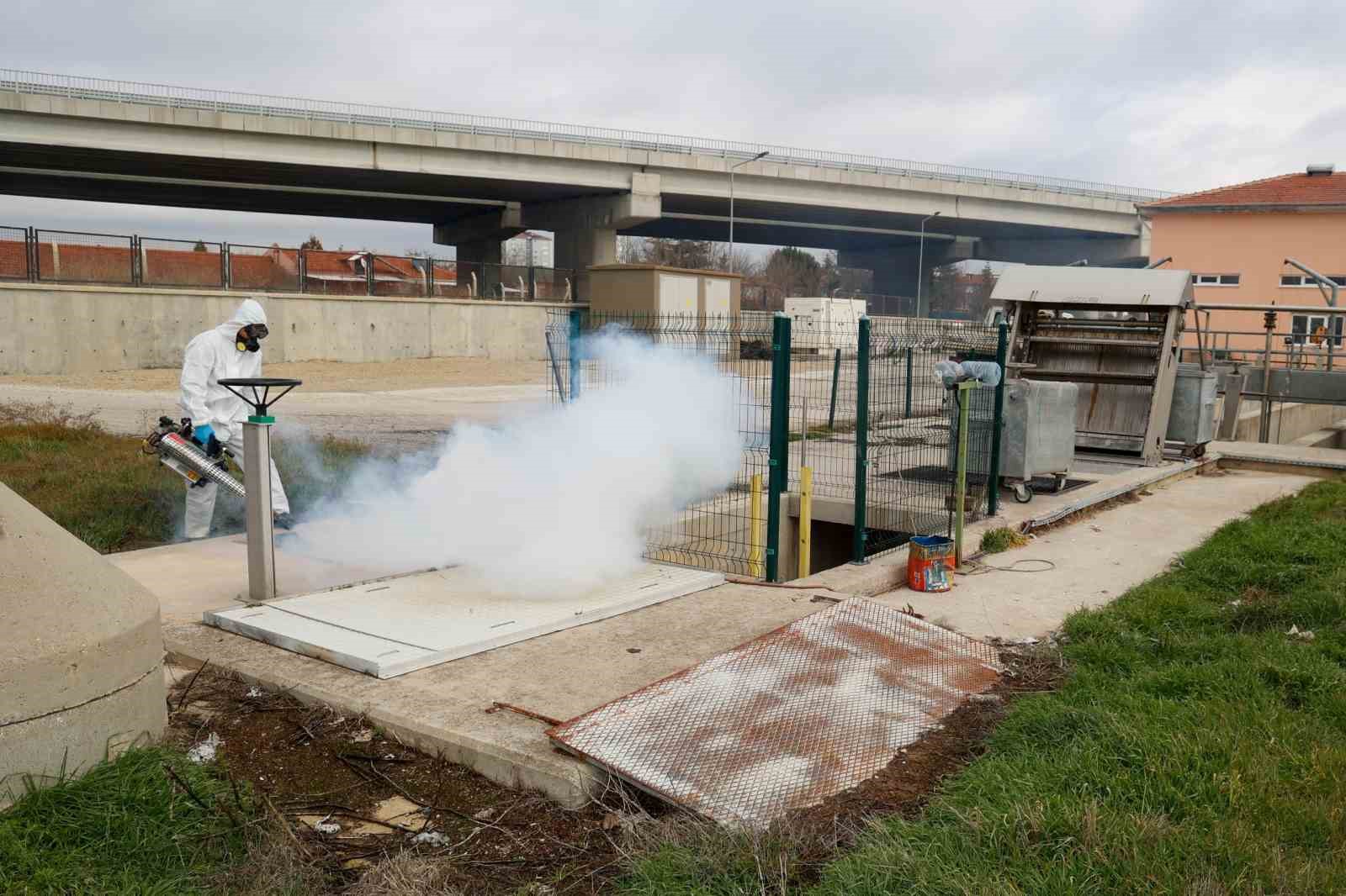 Uşak Belediyesi haşerelere karşı gereken önlemleri aldı