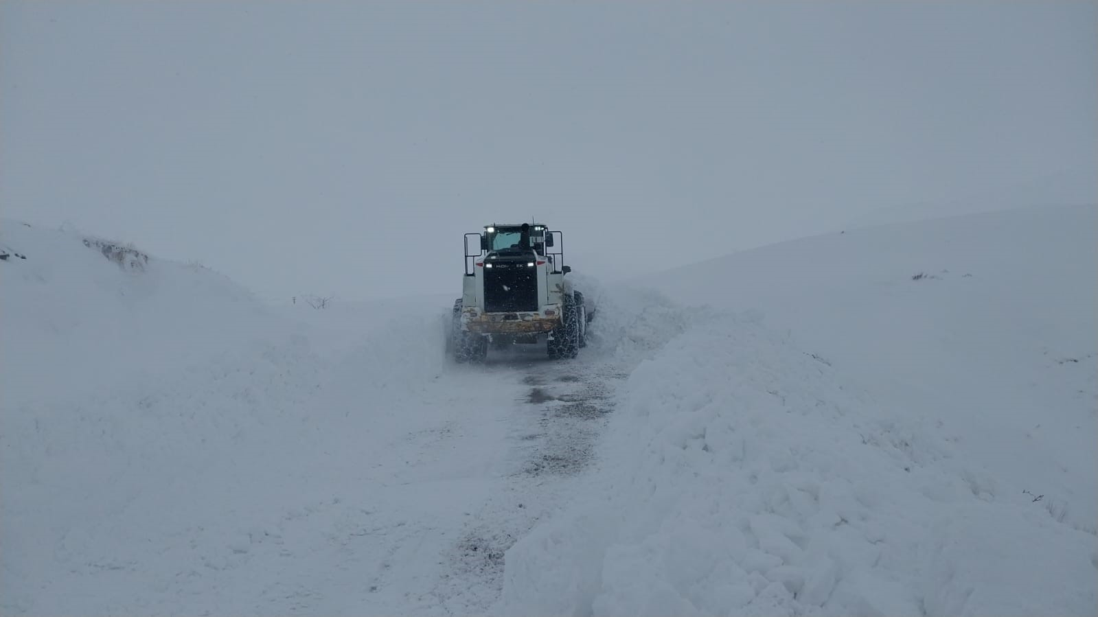 Karlı yollar aşıldı, kalp hastası muhtar için ekipler seferber oldu