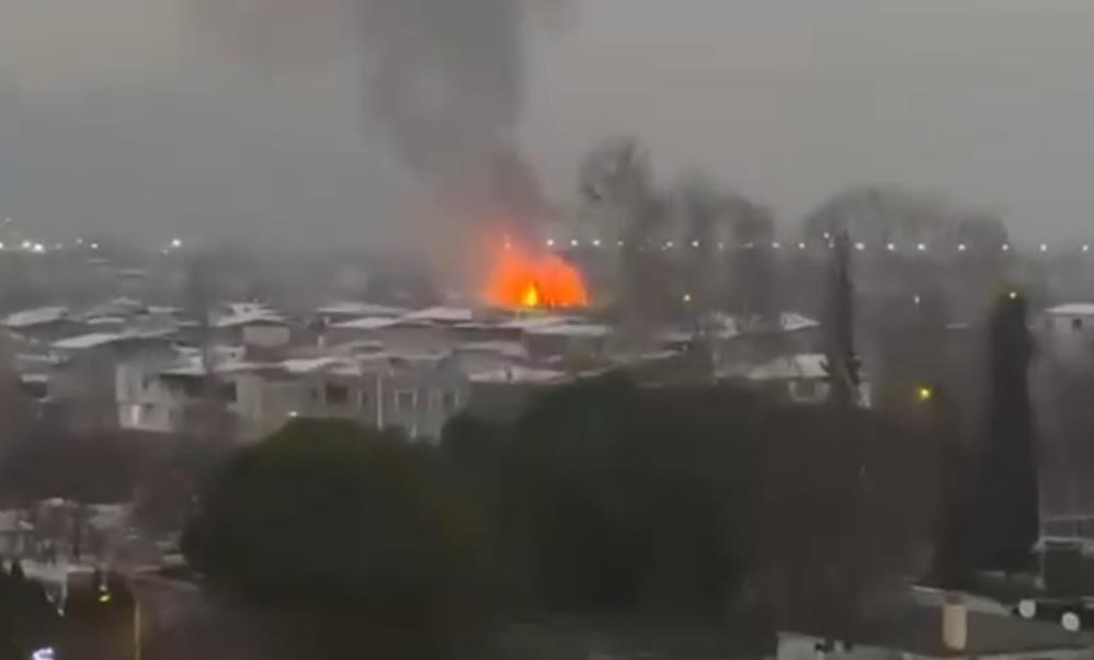 Bursa’da ahşap palet fabrikasındaki yangın kontrol altına alındı