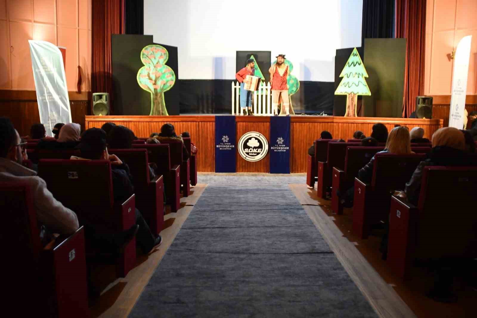 Başkan Çerçioğlu Sökeli çocukları tiyatro ile buluşturdu