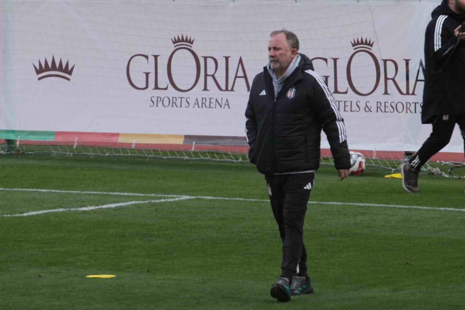 Beşiktaş, Antalya’daki kampında hazırlıklarını sürdürüyor