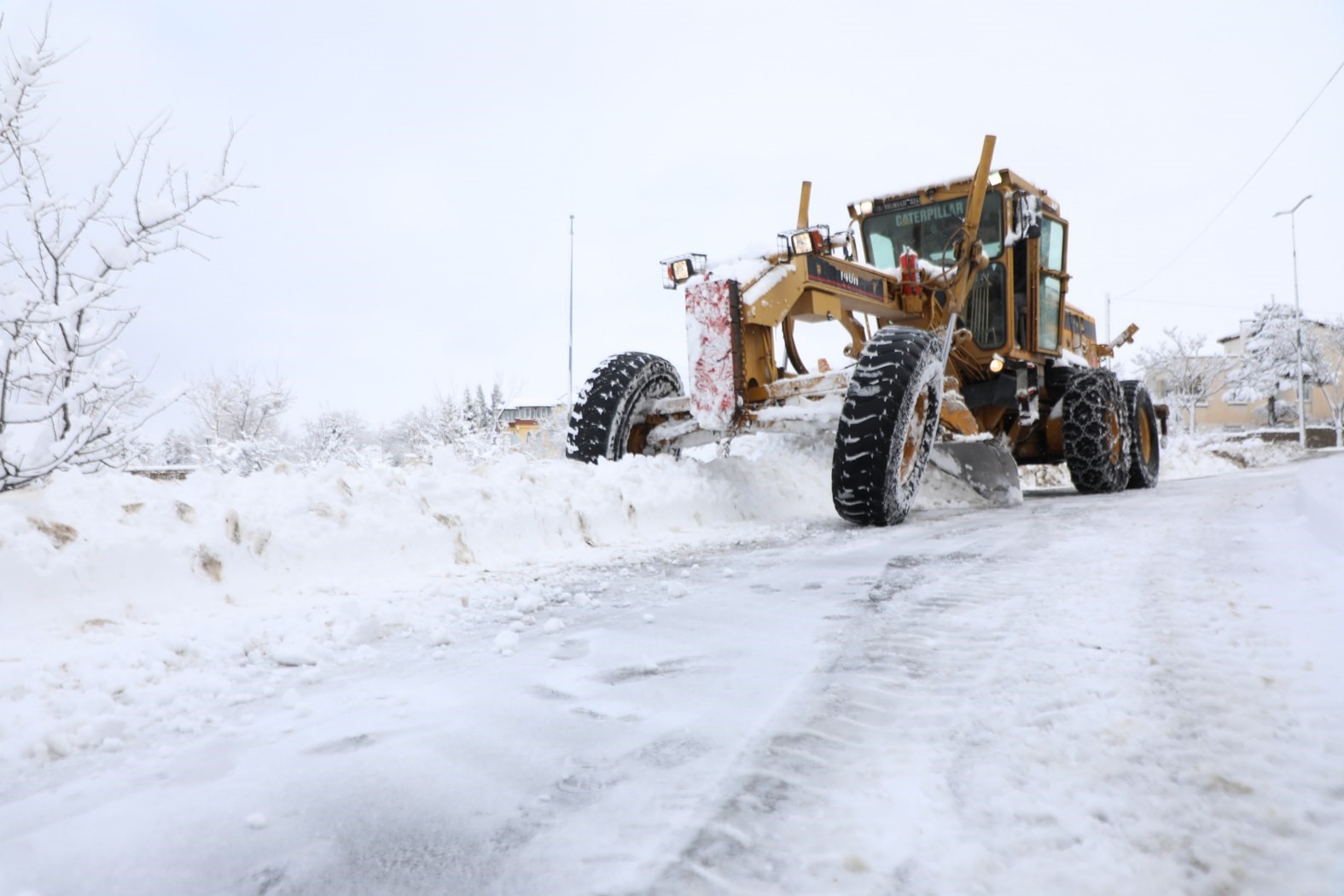 Melikgazi’de karla mücadele çalışmaları kesintisiz devam ediyor