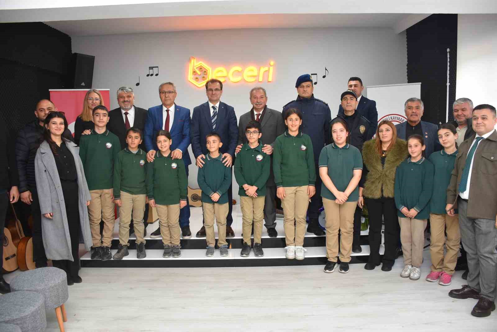 Salihli’de müzik sınıfı açıldı