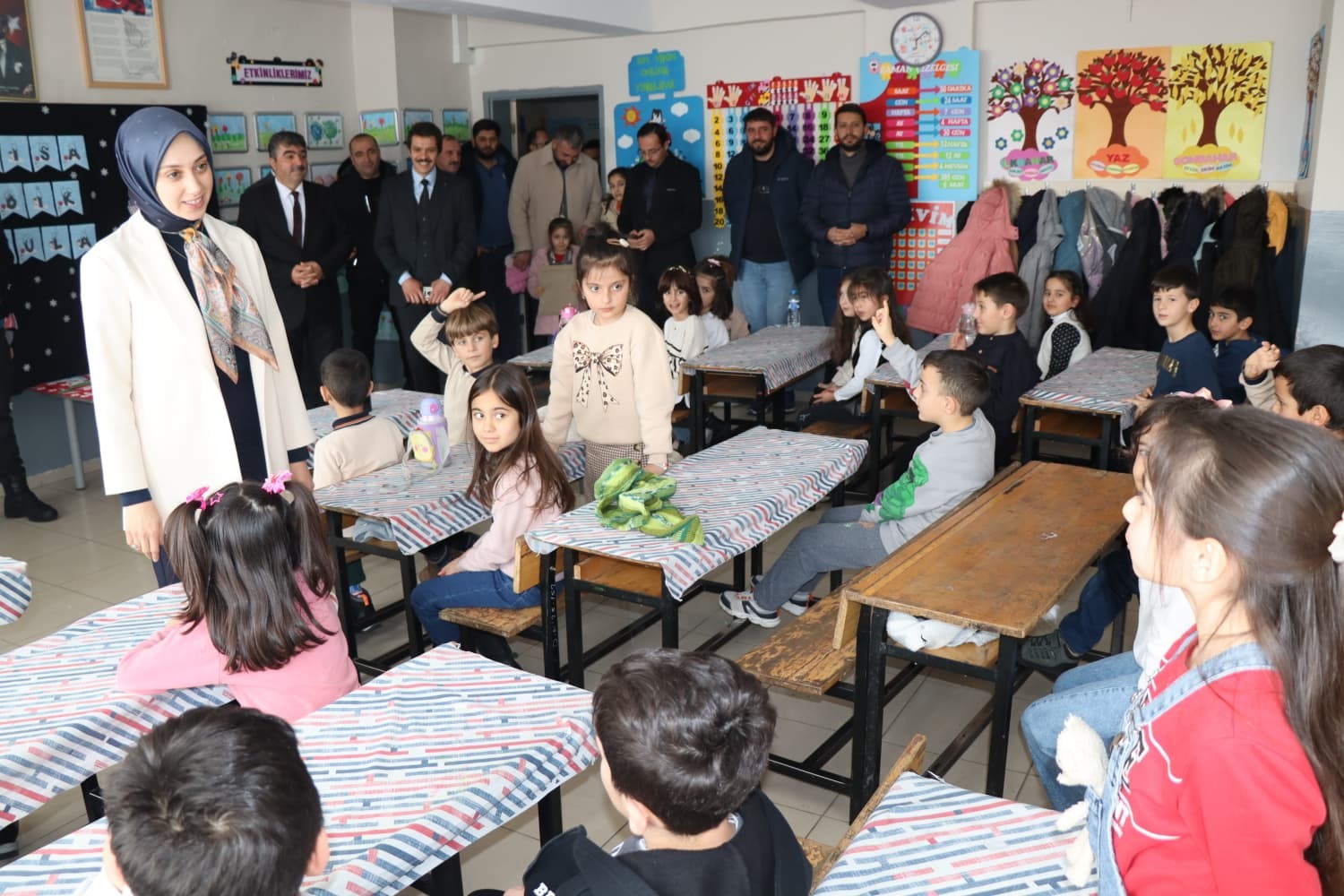 Tercan’da öğrencilerin yarıyıl karne sevinci