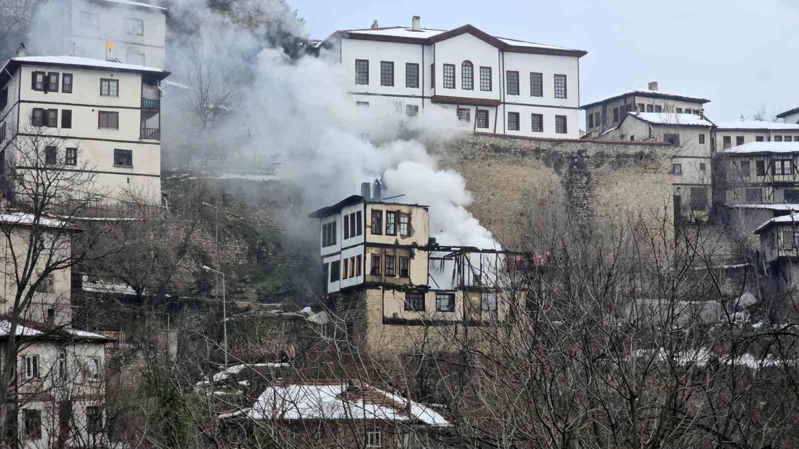 Safranbolu’da 46 günde aynı mahallede ikinci konak yangını