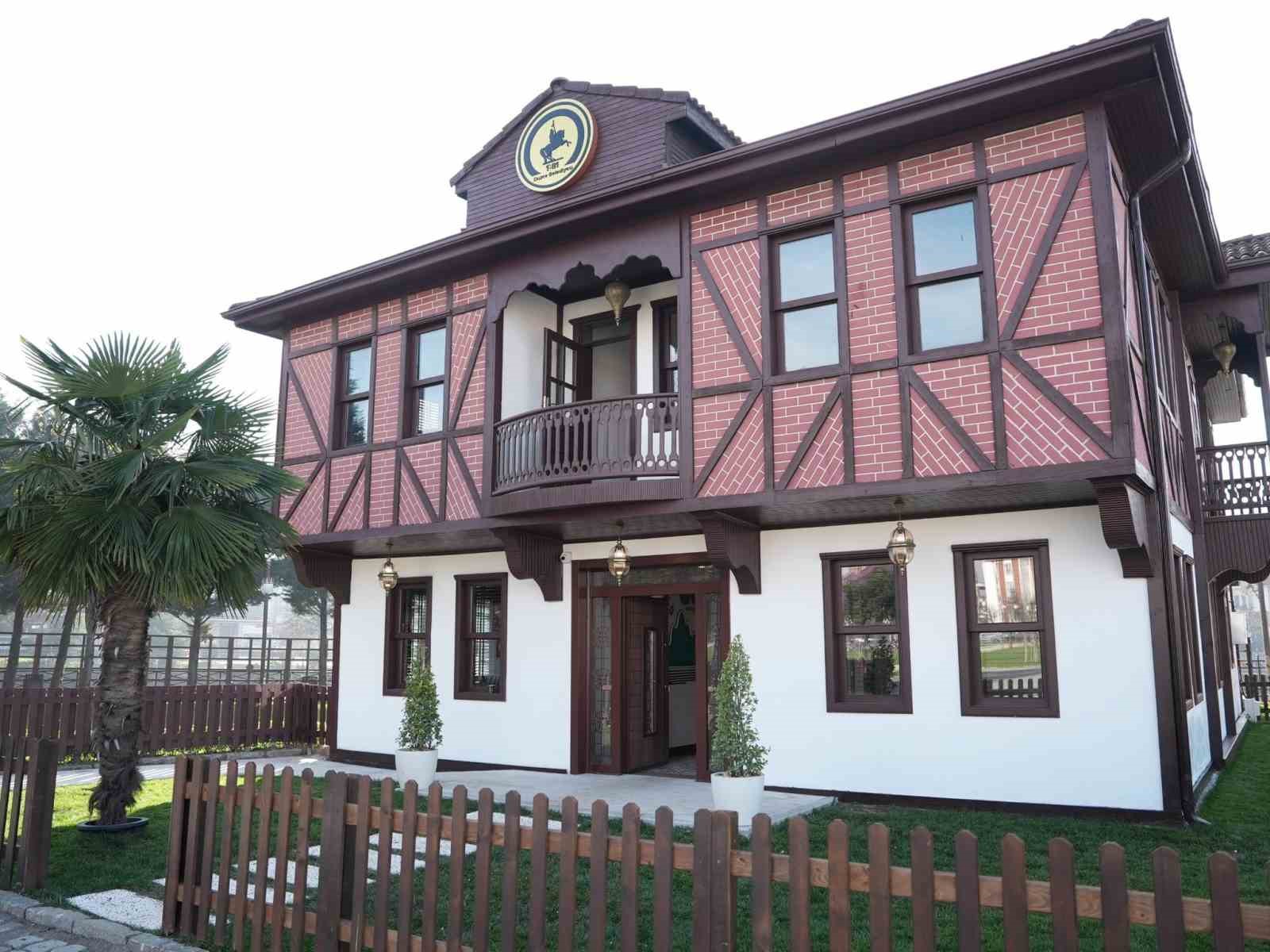 Adını şairden aldı, gençler için hazırlandı