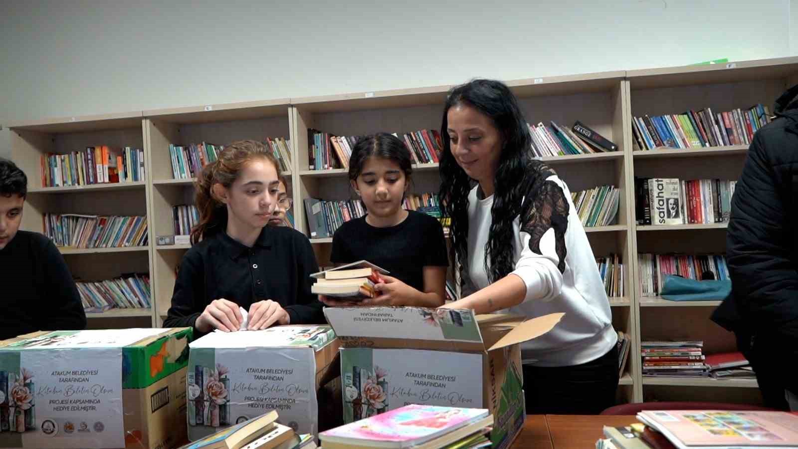 Atakum’da 10 binin üzerinde kitabı öğrencilerle buluştu
