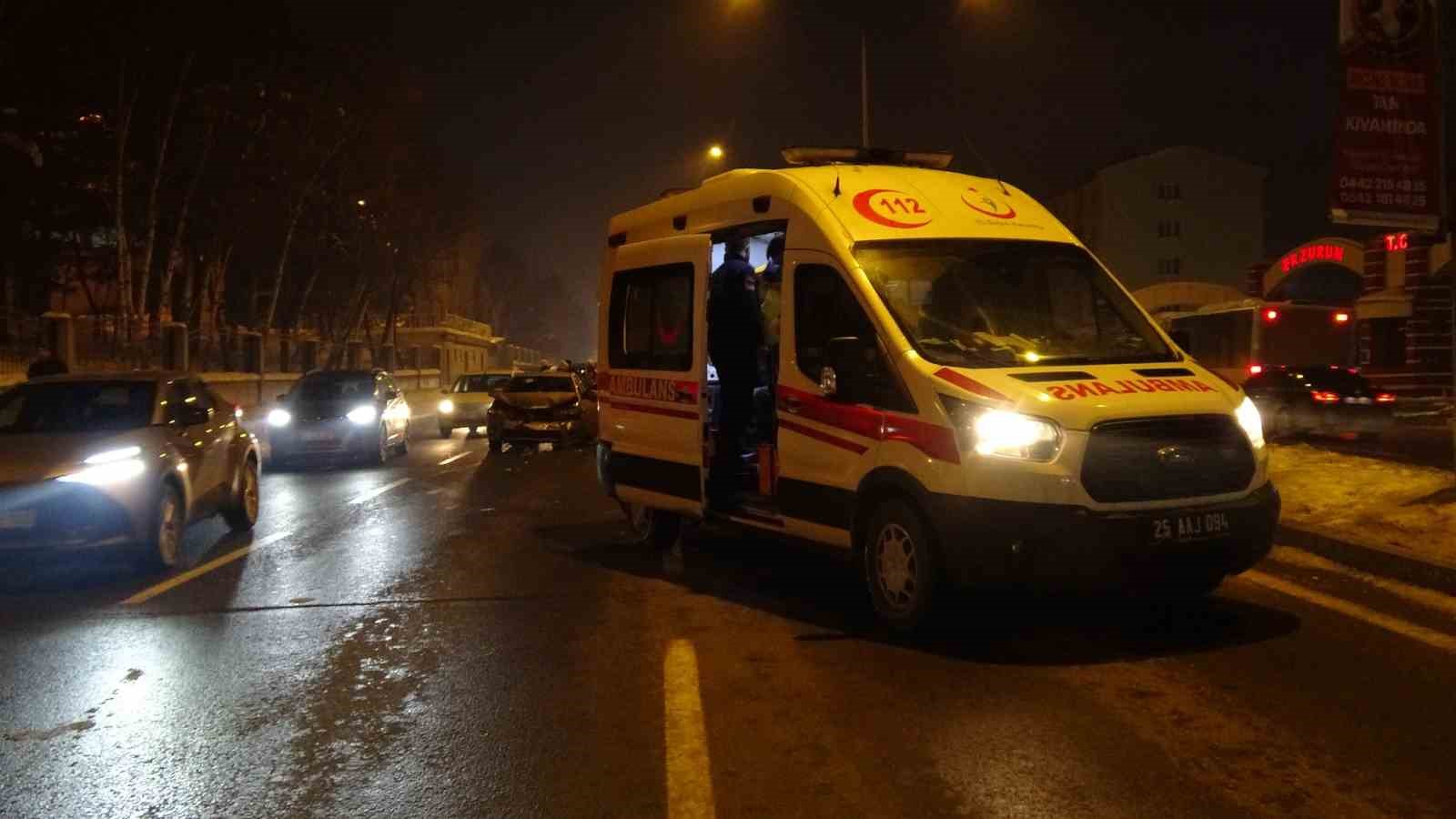 Erzurum’da zincirleme trafik kazası: 3 yaralı