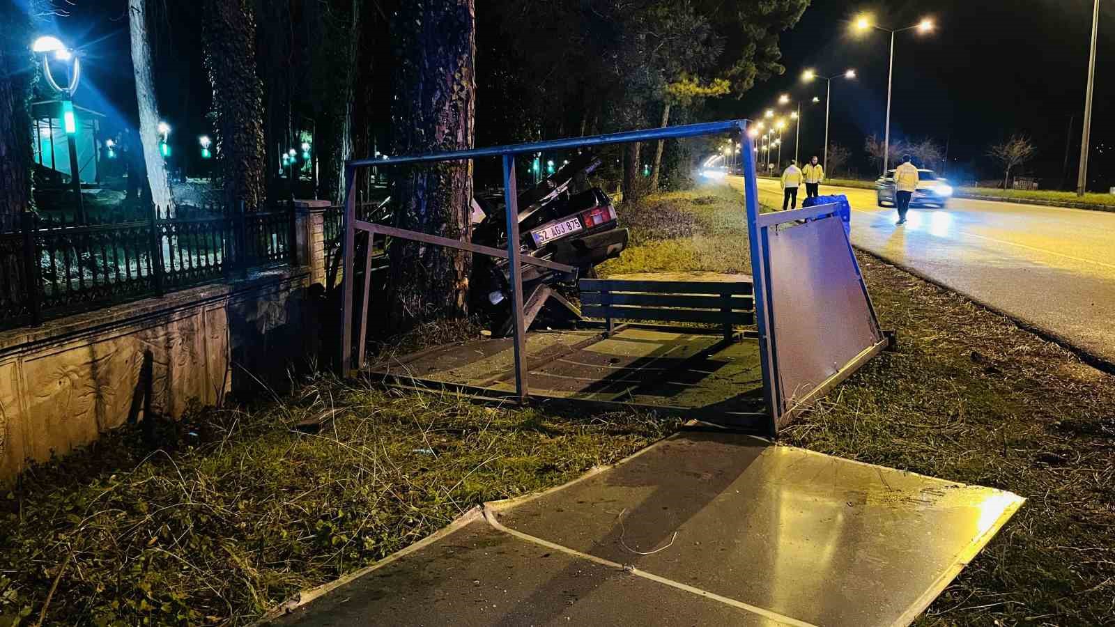 Samsun’da feci kazada otomobil hurda yığınına döndü: 1 yaralı