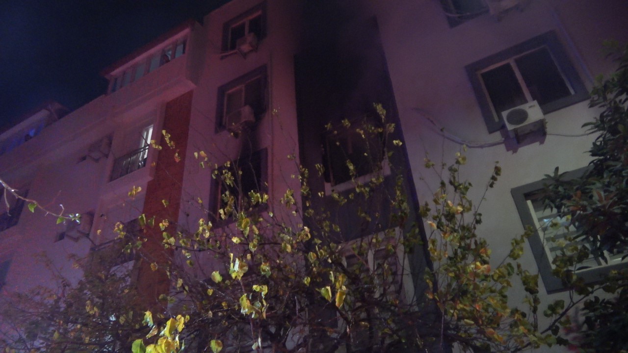 Antalya’da apartman dairesinde çıkan yangın korkuttu