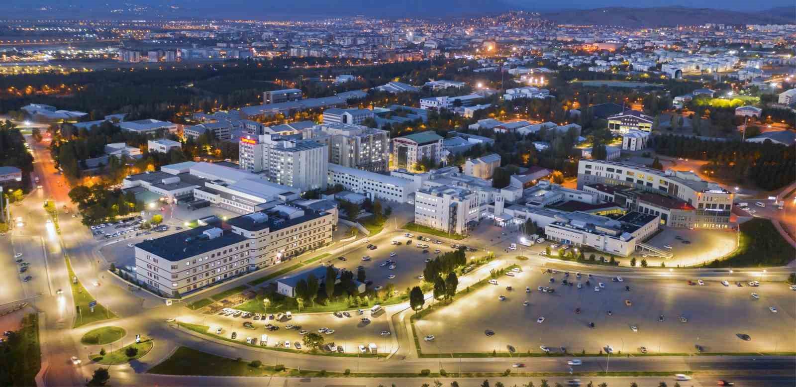 Atatürk Üniversitesi Araştırma Hastanesi’nde bir yılda 1 milyon 300 binin üzerinde  muayene