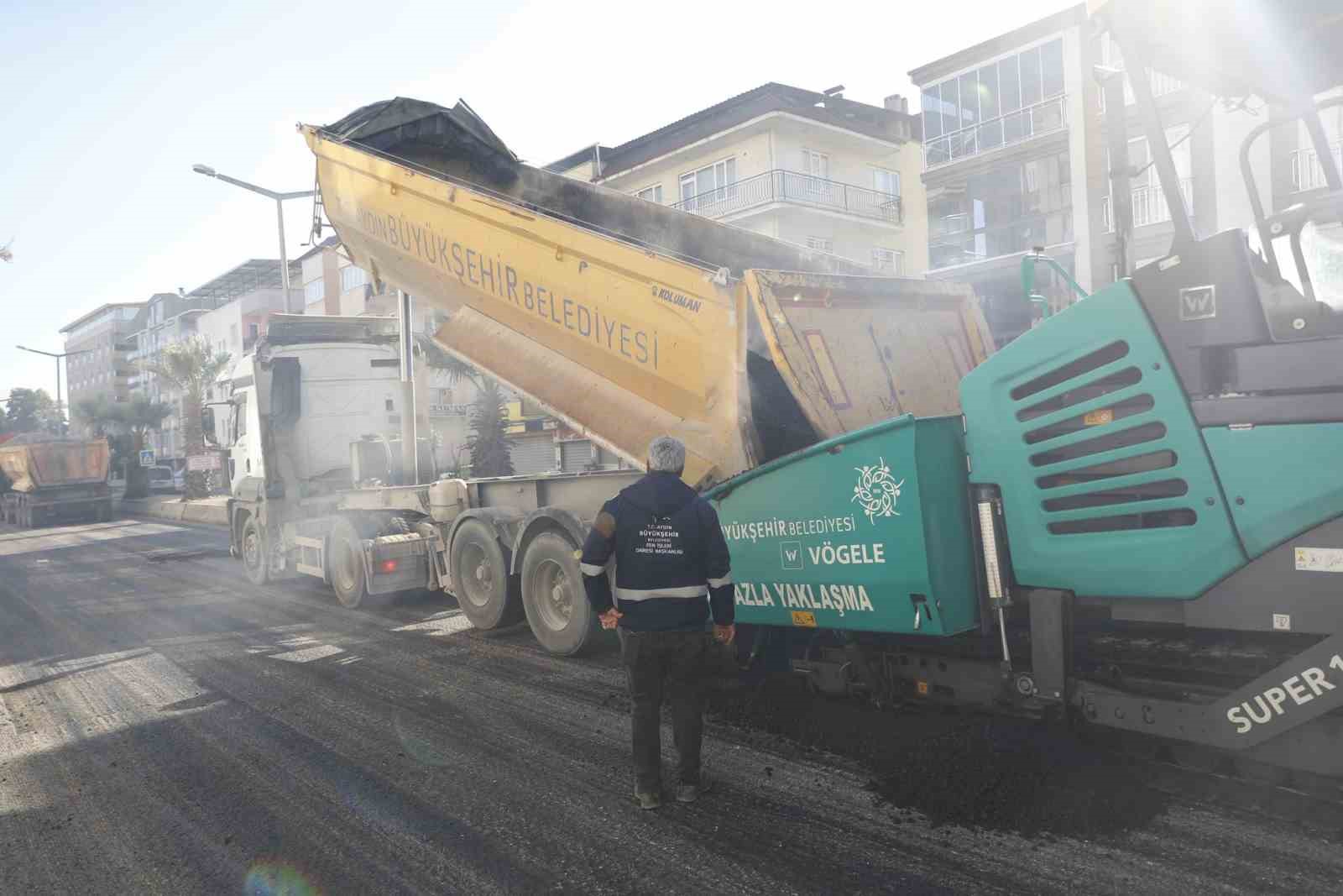 Aydın Büyükşehir’den Doğu Çevre Bulvarı’na sıcak asfalt dokunuşu