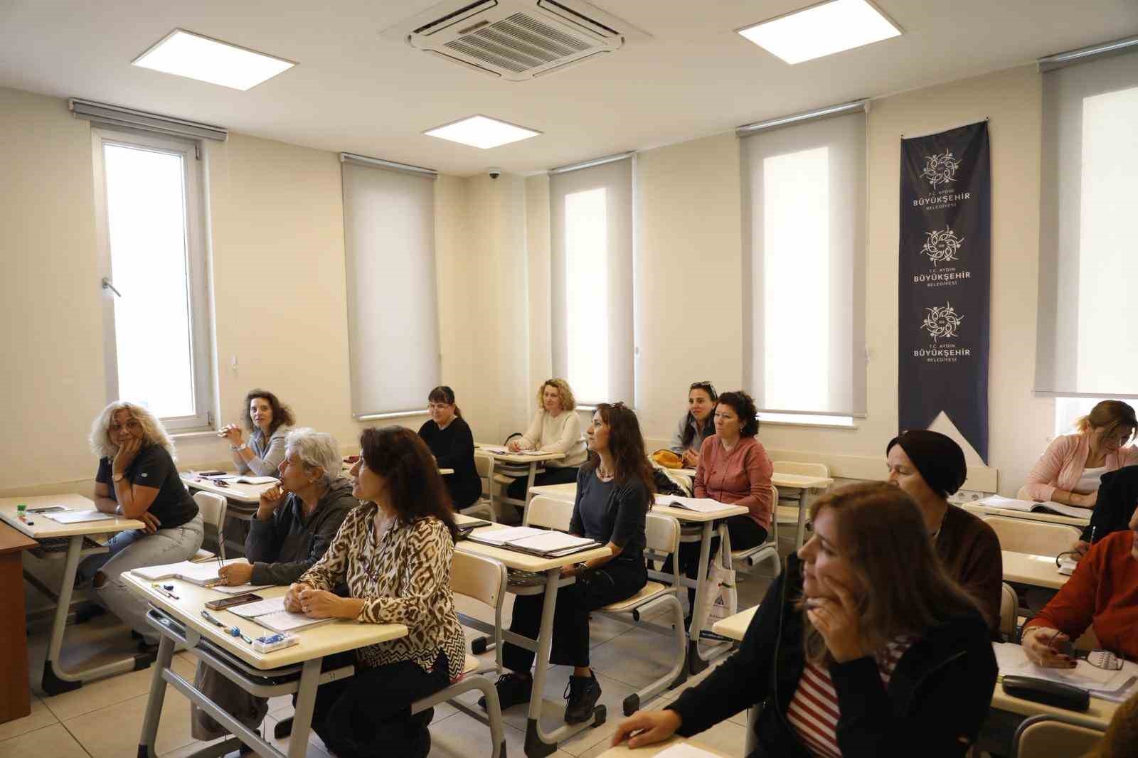 Aydın’da her yaştan vatandaş İngilizce öğreniyor