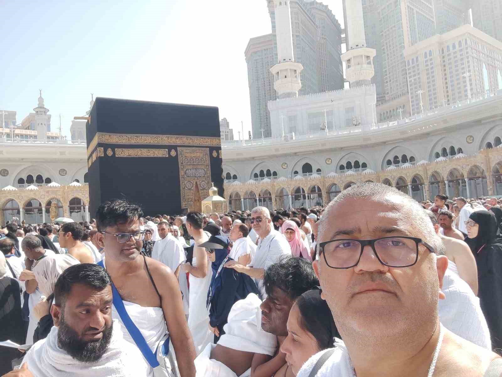 Miraç Kandilinde Kâbe’de mahşerî kalabalık