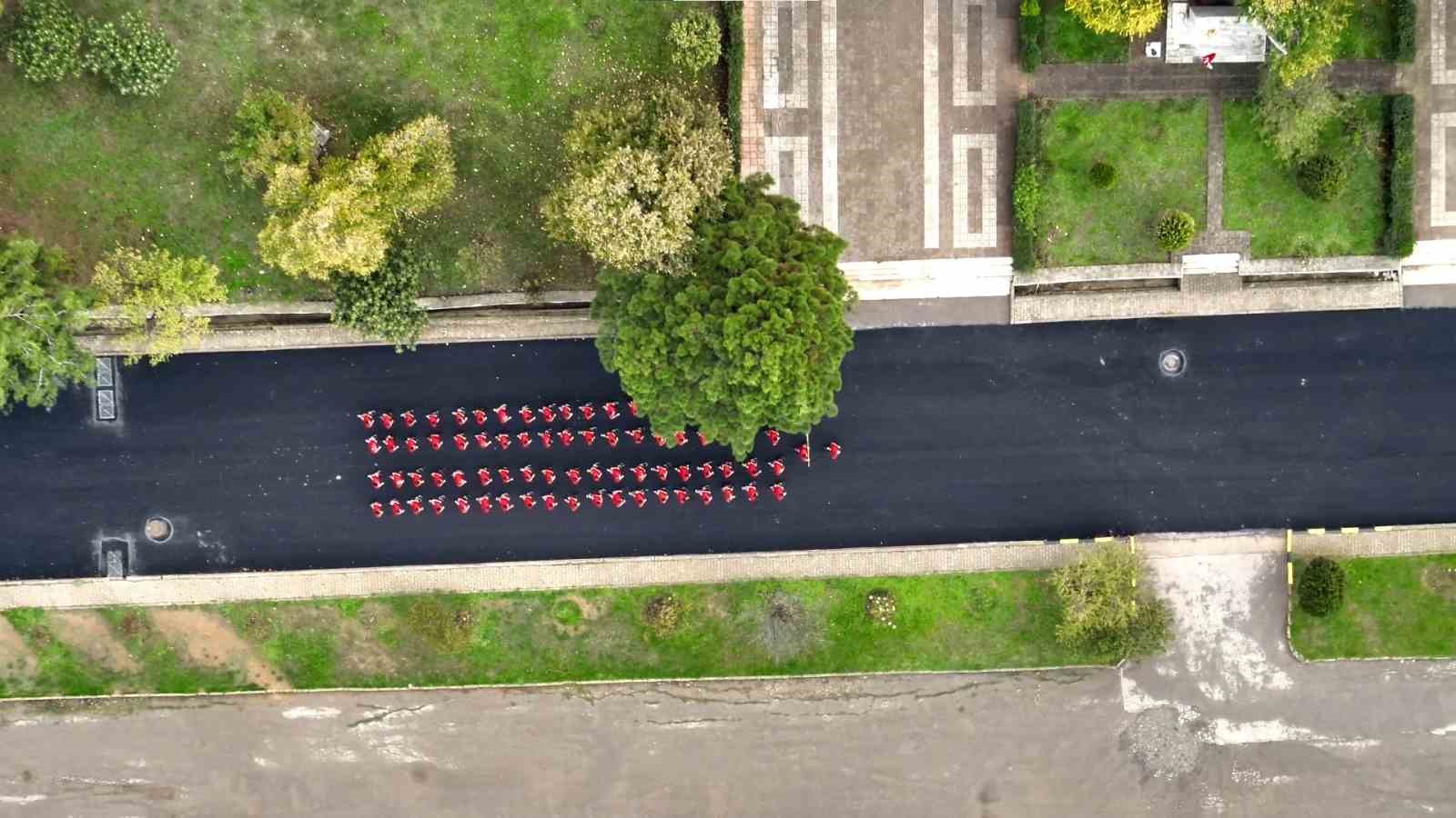 Vatan savunmasının kahramanları zorlu eğitimlerden geçiyor