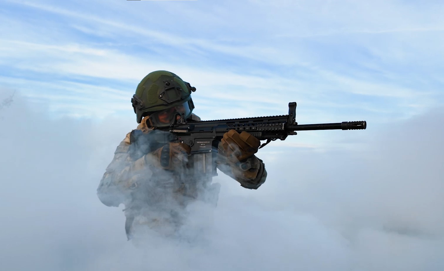 Vatan savunmasının kahramanları zorlu eğitimlerden geçiyor