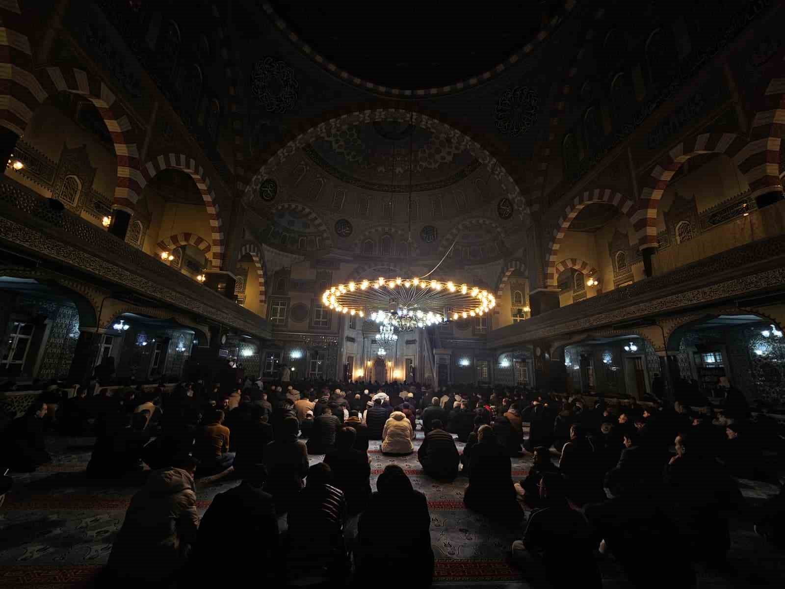 Elazığ’da Miraç Kandili dualarla idrak edildi