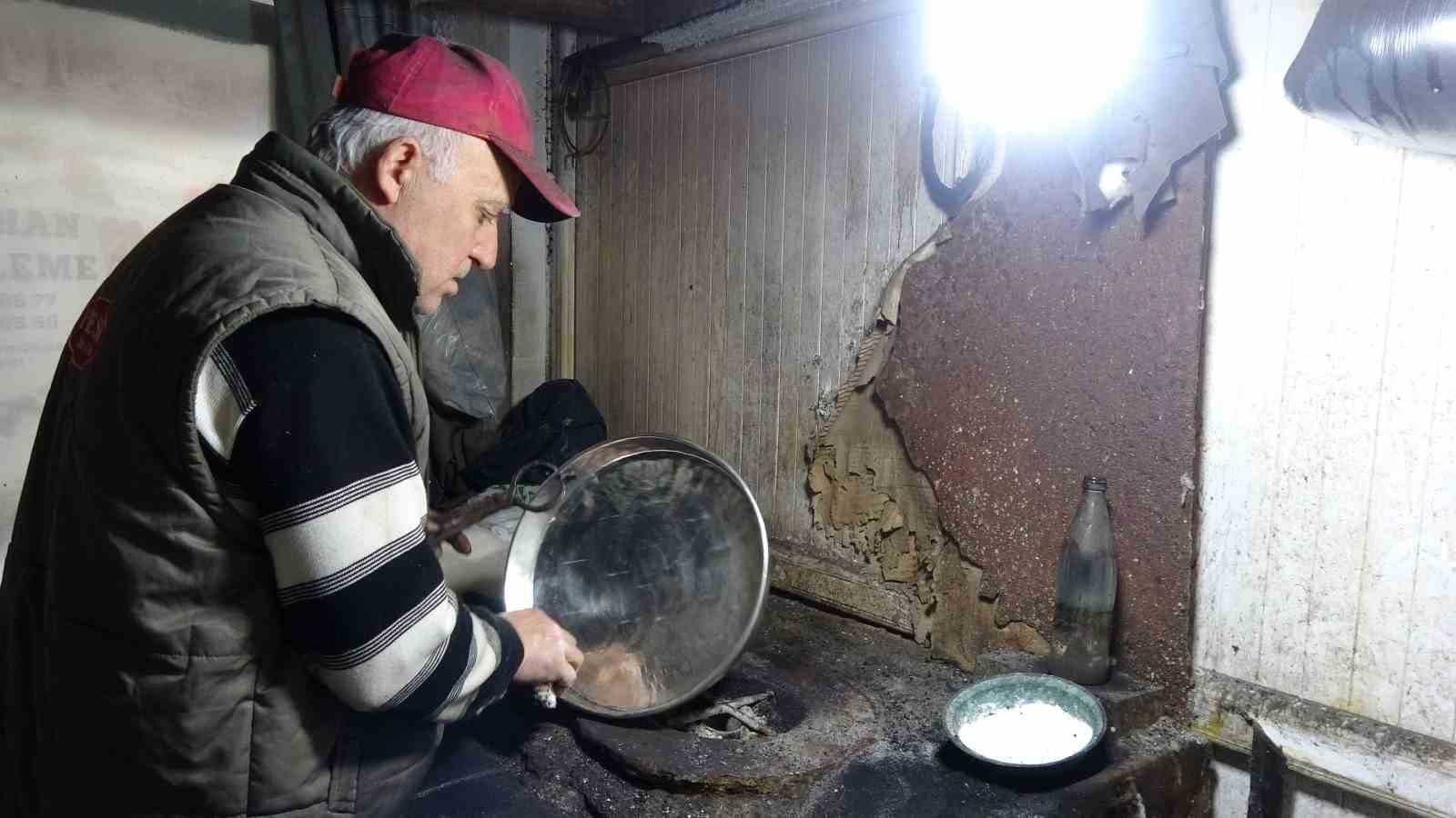 Artık ne genç kızların çeyizinde ne de mutfaklarda yer alıyor