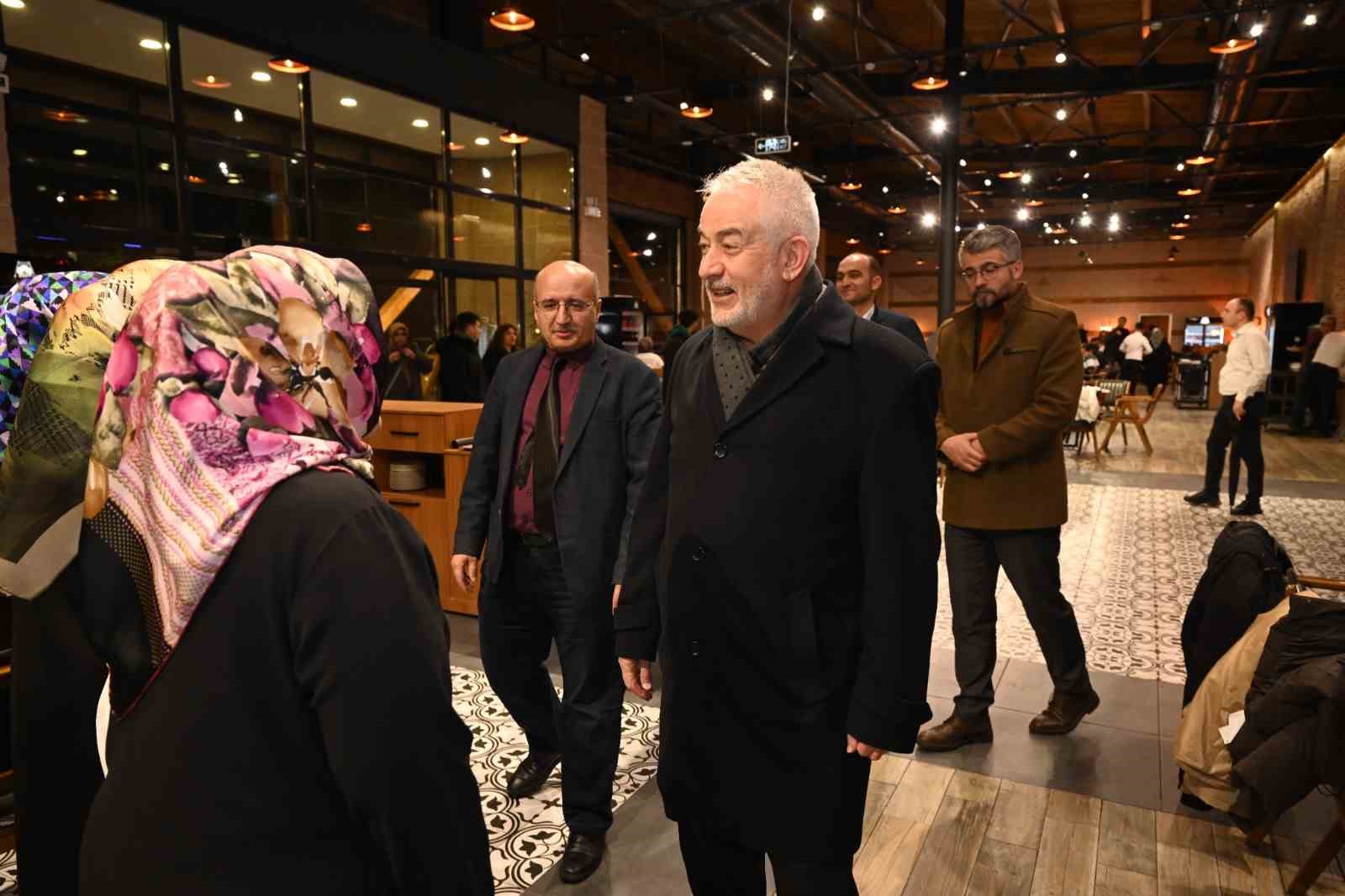 Başkan Başdeğirmen, şampiyon takımla buluştu