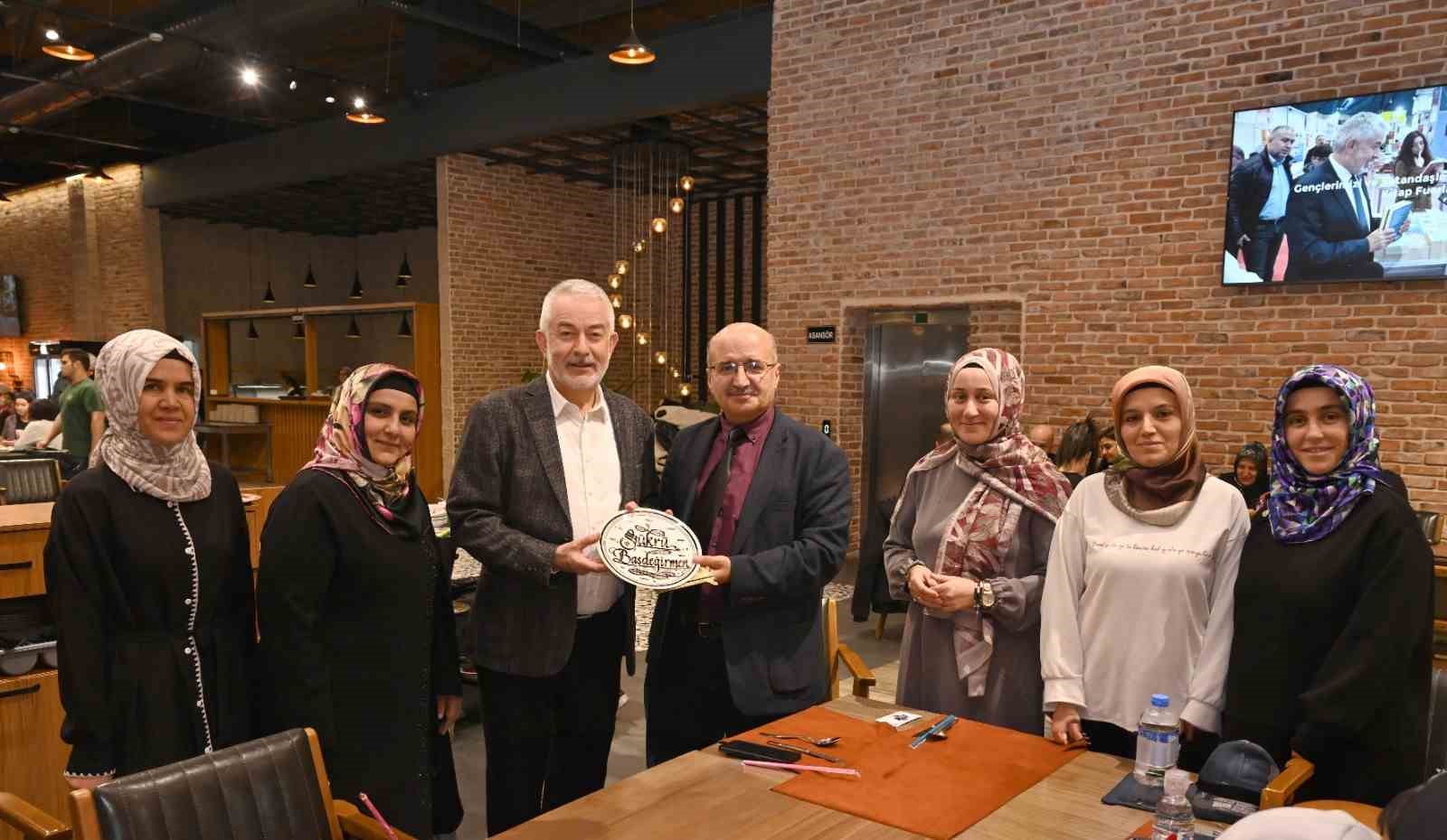 Başkan Başdeğirmen, şampiyon takımla buluştu