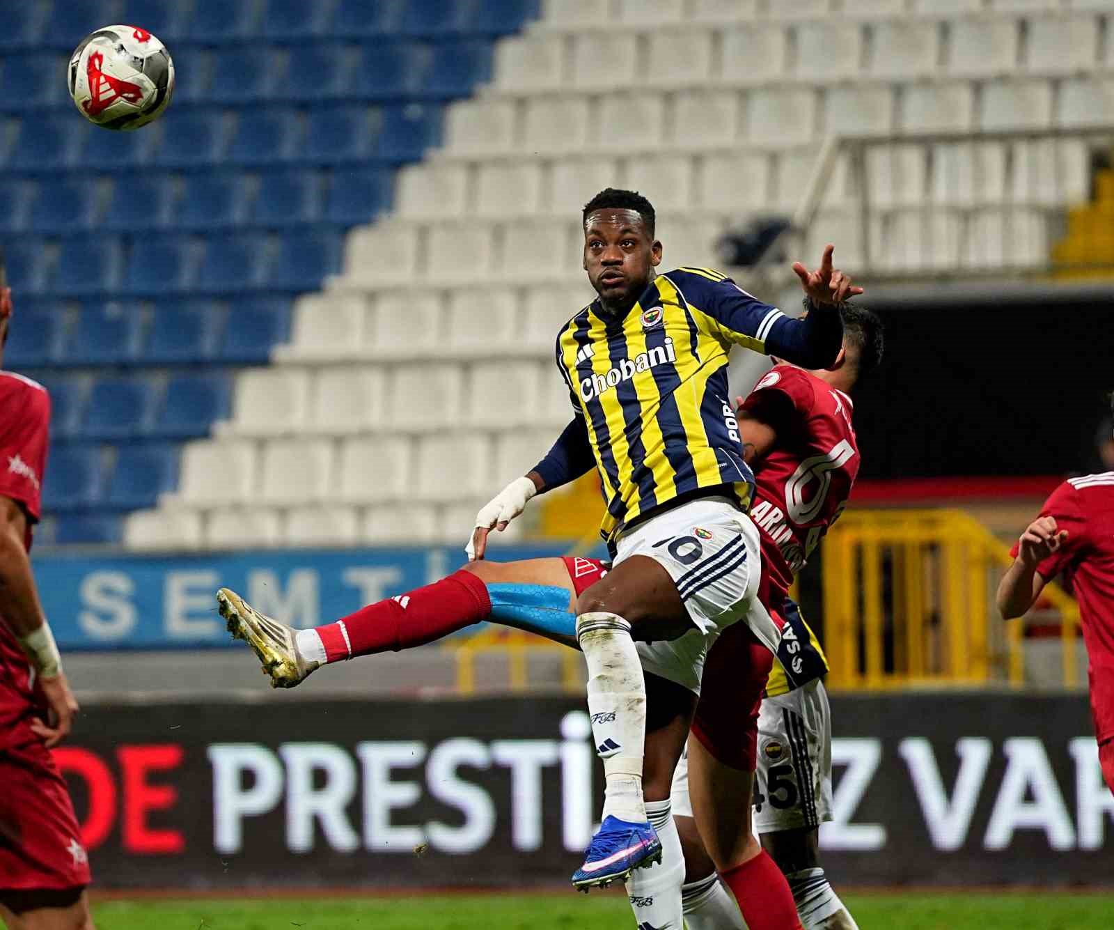 Ziraat Türkiye Kupası: Beyoğlu Yeni Çarşı: 0 - Fenerbahçe: 0 (İlk yarı)