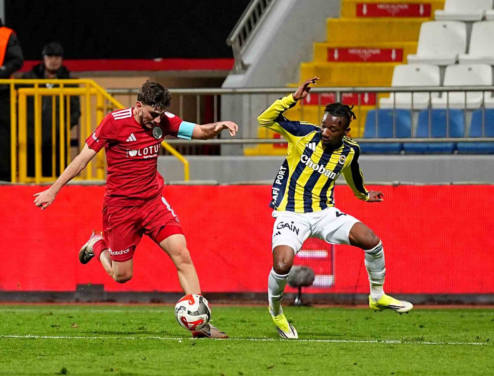Ziraat Türkiye Kupası: Beyoğlu Yeni Çarşı: 0 - Fenerbahçe: 0 (İlk yarı)