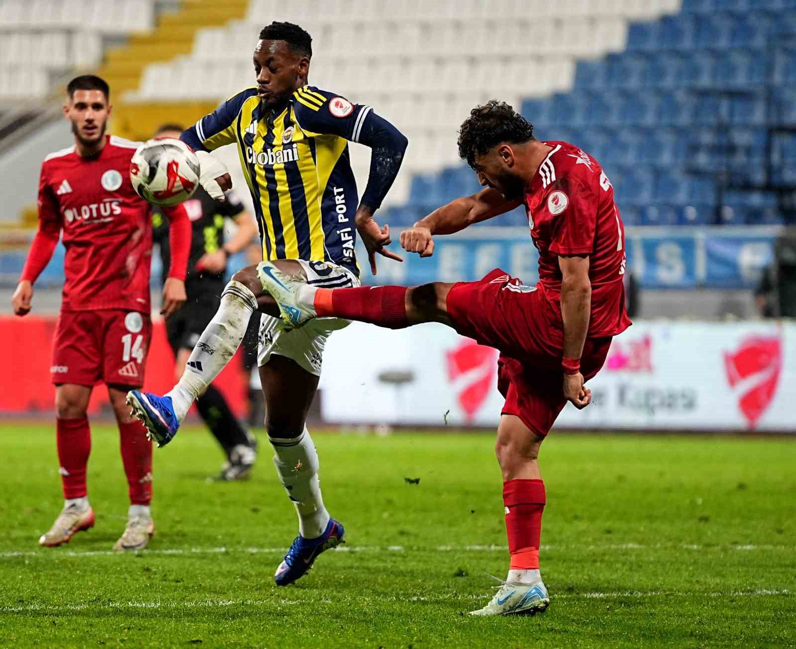 Ziraat Türkiye Kupası: Beyoğlu Yeni Çarşı: 0 - Fenerbahçe: 0 (İlk yarı)
