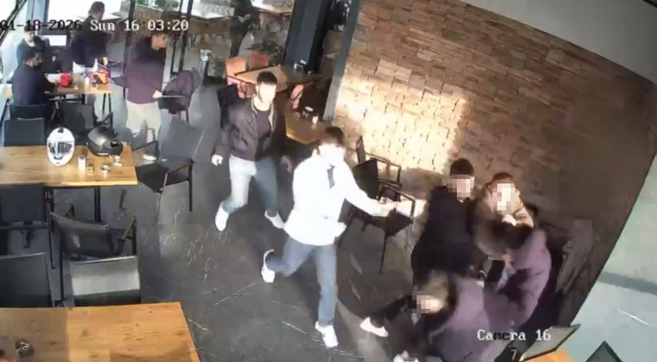 Samsun’da fırında bıçaklı saldırı kamerada: 2 yaralı