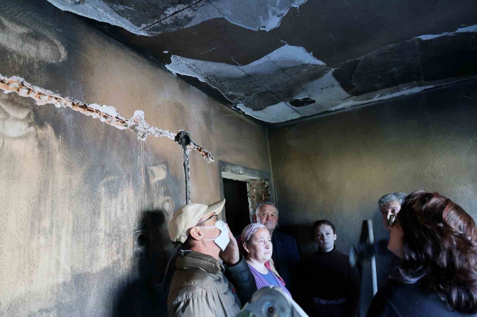 Başkan Aras Köksal yangında evleri hasar gören aileyi ziyaret etti
