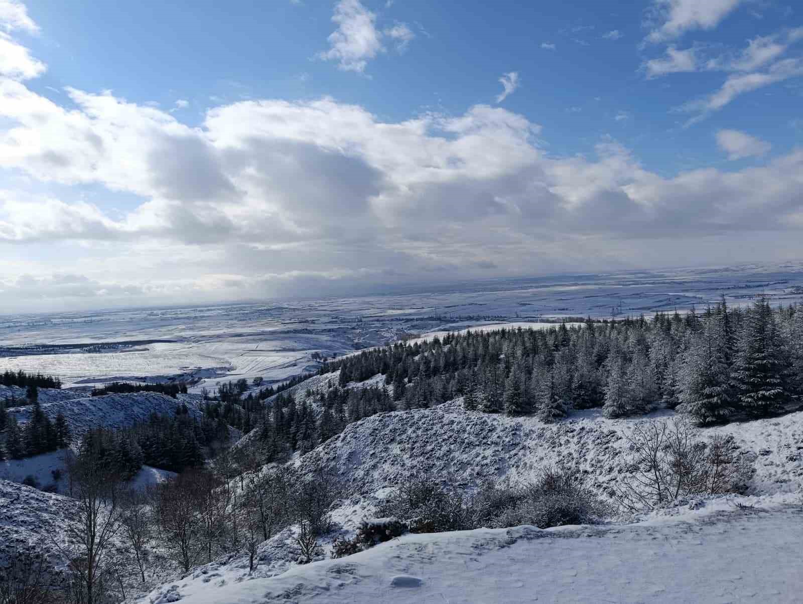 Kar yağışı sonrası kartpostallık görüntüler oluştu