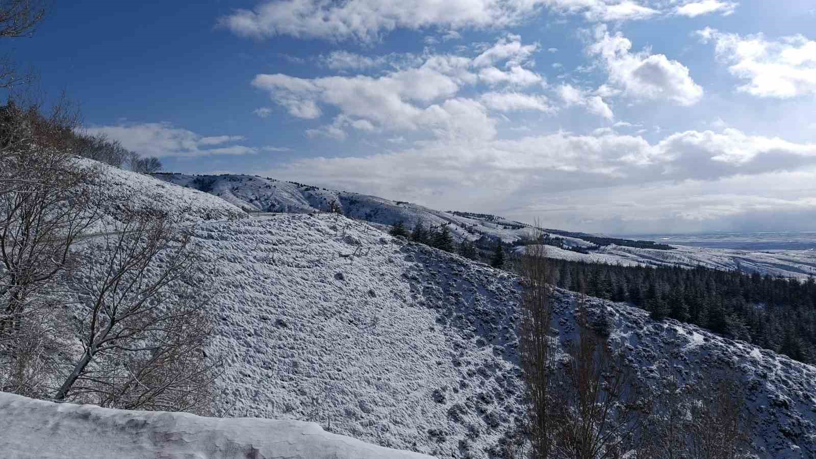 Kar yağışı sonrası kartpostallık görüntüler oluştu