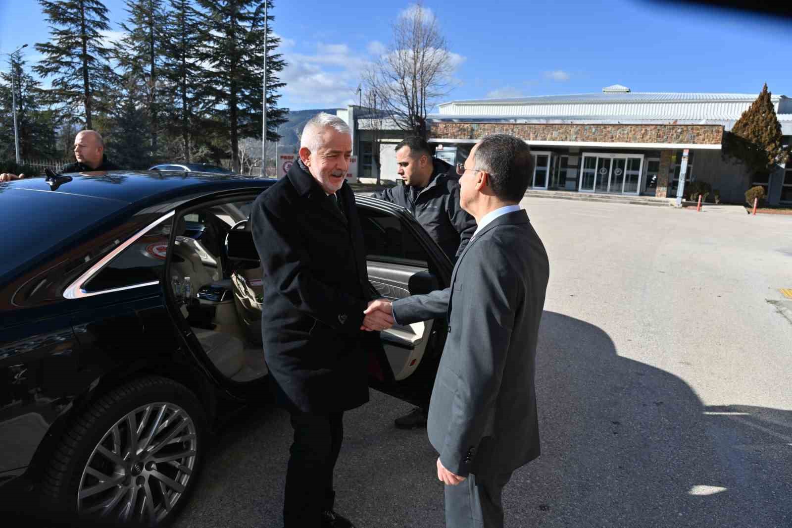 Isparta’da 105 yatak kapasiteli Yoğun Bakım Ünitesi inşaatı SDÜ’ye devredildi