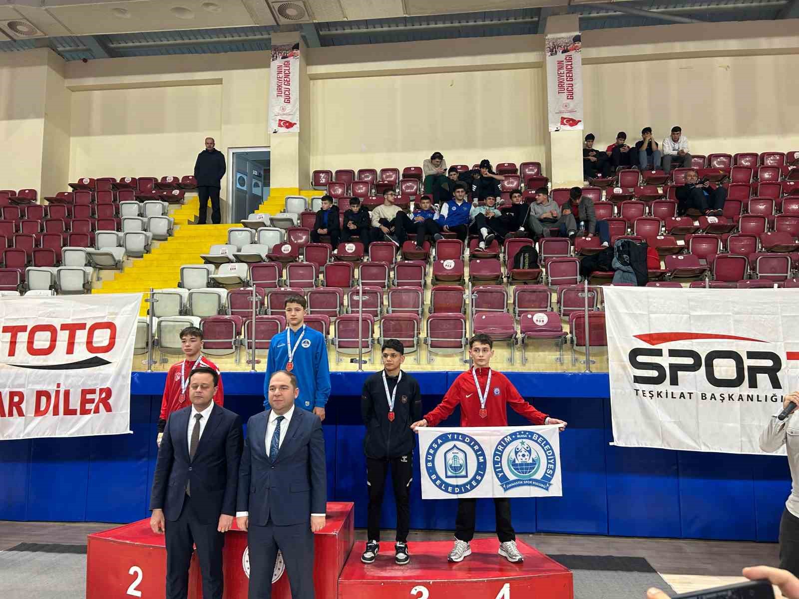 Minderde Yıldırım rüzgarı