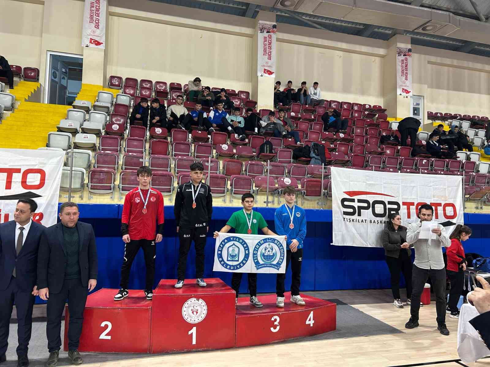 Minderde Yıldırım rüzgarı