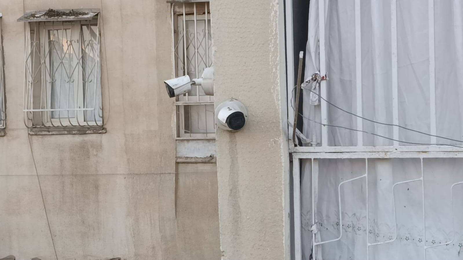 Kaldırımda yürürken hayatının şokunu yaşadı