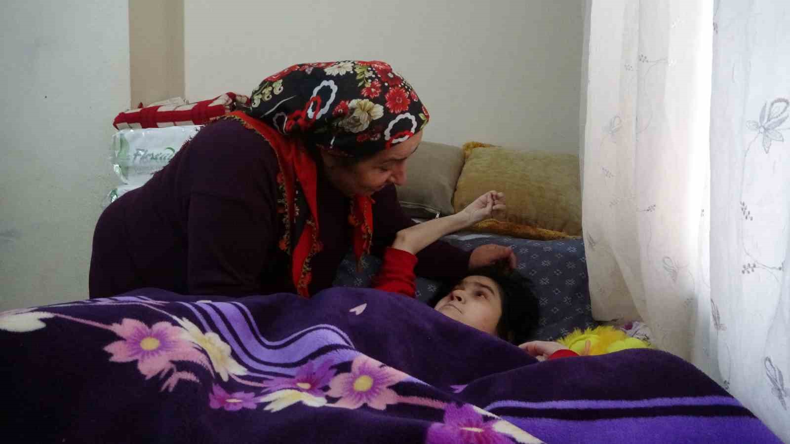 Baldızının vasiyetine 10 yıldır ’evlat’ gibi bakıyor: ’Yaşamaz’ dediler, canları oldu