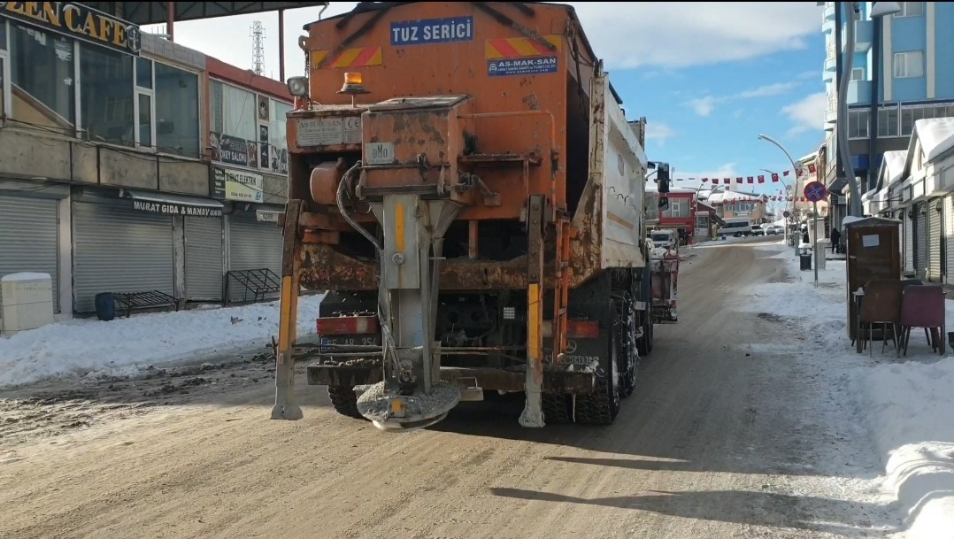 Başkale’de taşımalı eğitime 1 gün ara verildi