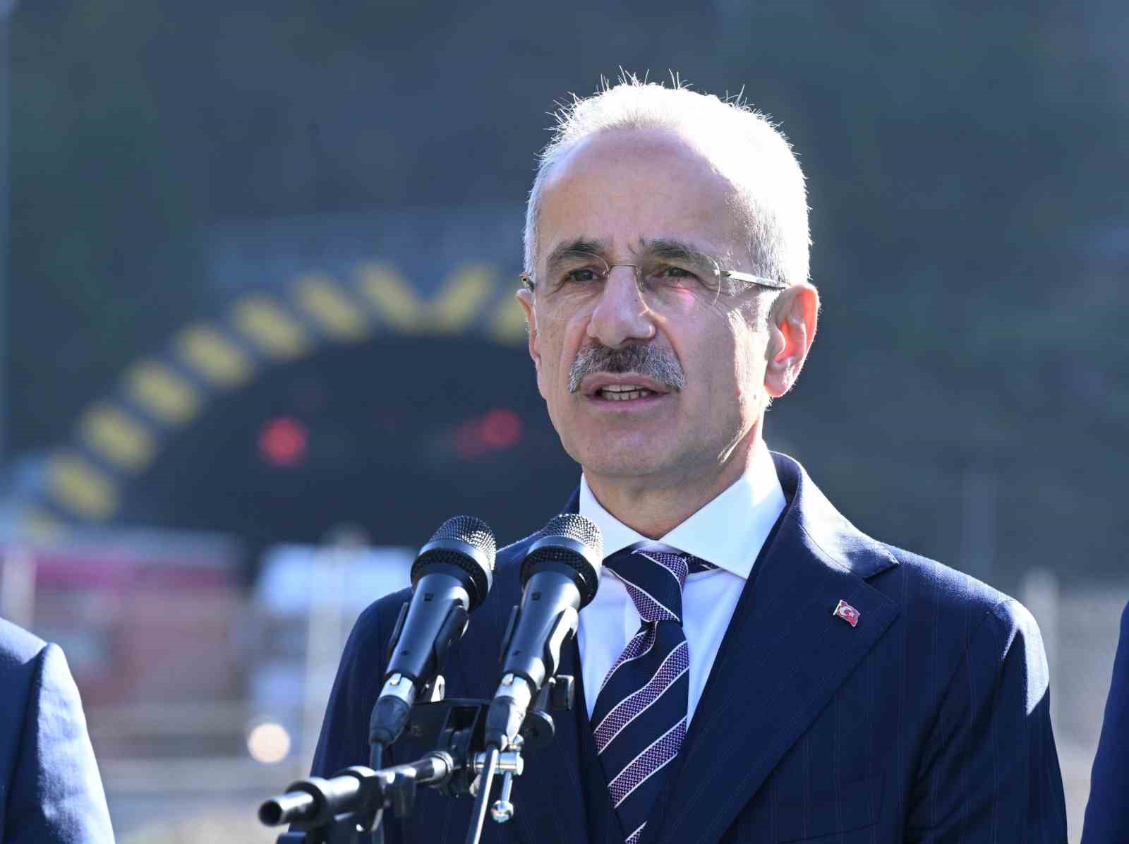 Bakan Uraloğlu: “Aksaray-Ortaköy-6. Bölge Hududu yolunun en önemli etaplarından biri olan Ortaköy Çevre Yolu’nu tamamladık, yarın hizmete açılıyor”