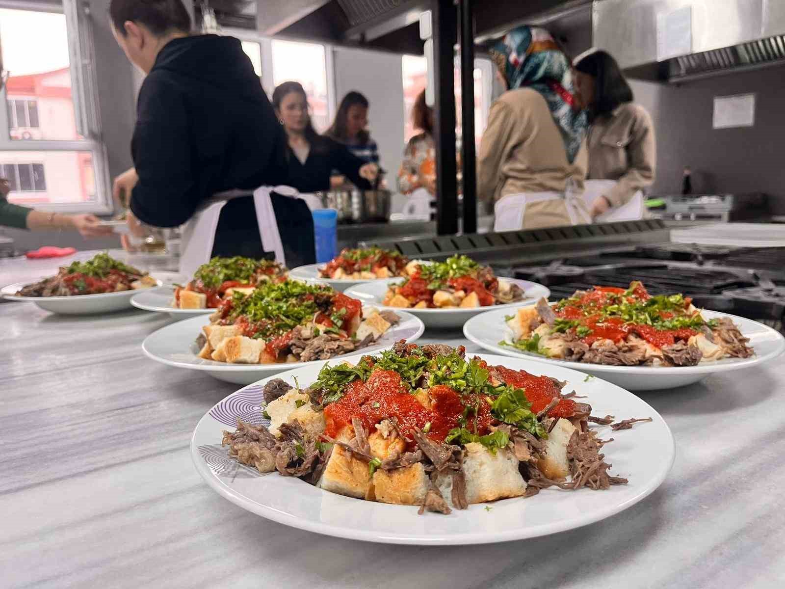 Balıkesir’in köklü mutfak mirası tirit tanıtıldı