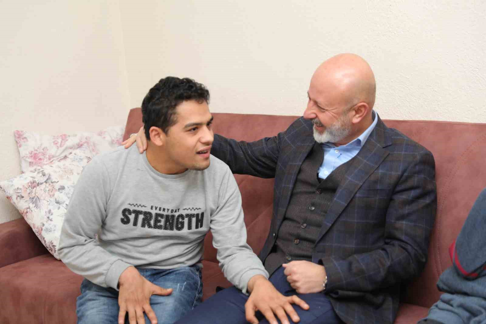 Başkan Çolakbayrakdar: “Her bir hemşehrimizin hayatına dokunacak hizmetler üretiyoruz”