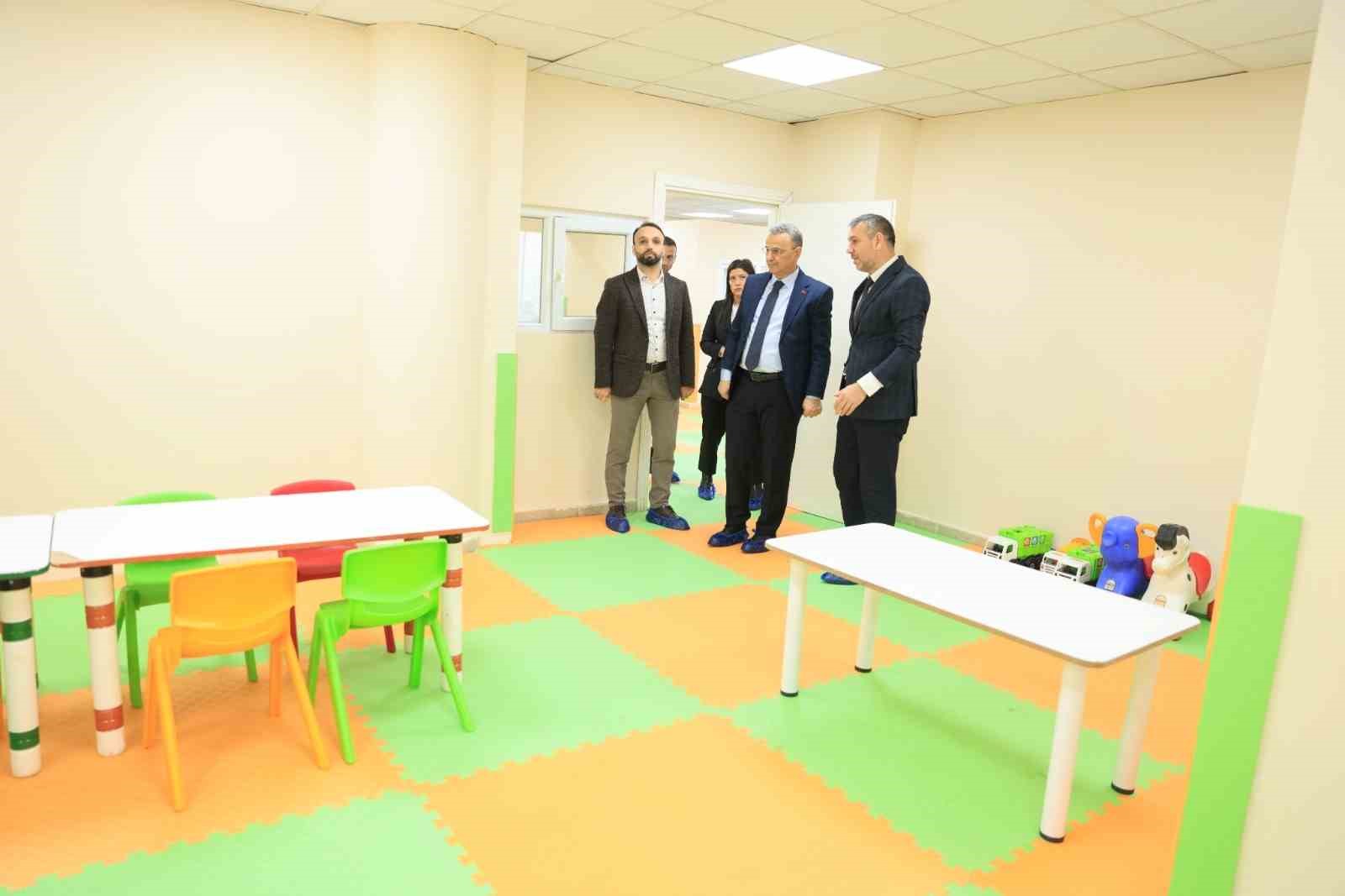 Başkan Kurnaz: “Ailelerin yükünü hafifletecek bir kreşi hizmete açıyoruz”