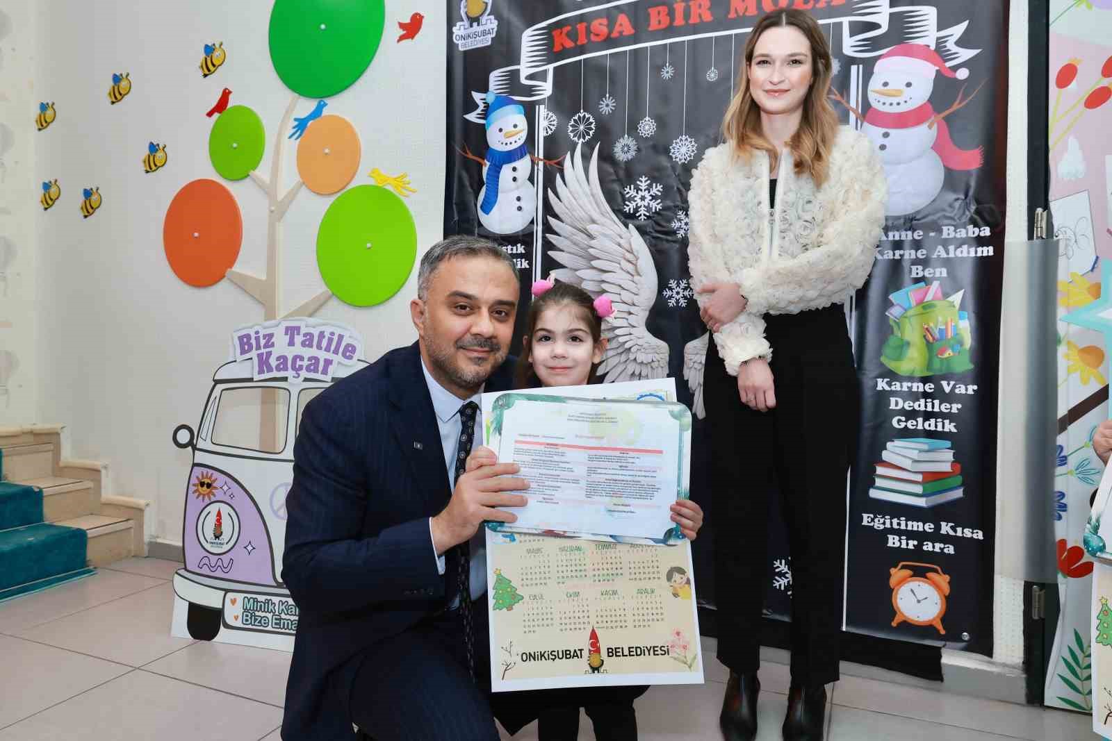 Başkan Toptaş’a karne programında doğum günü sürprizi